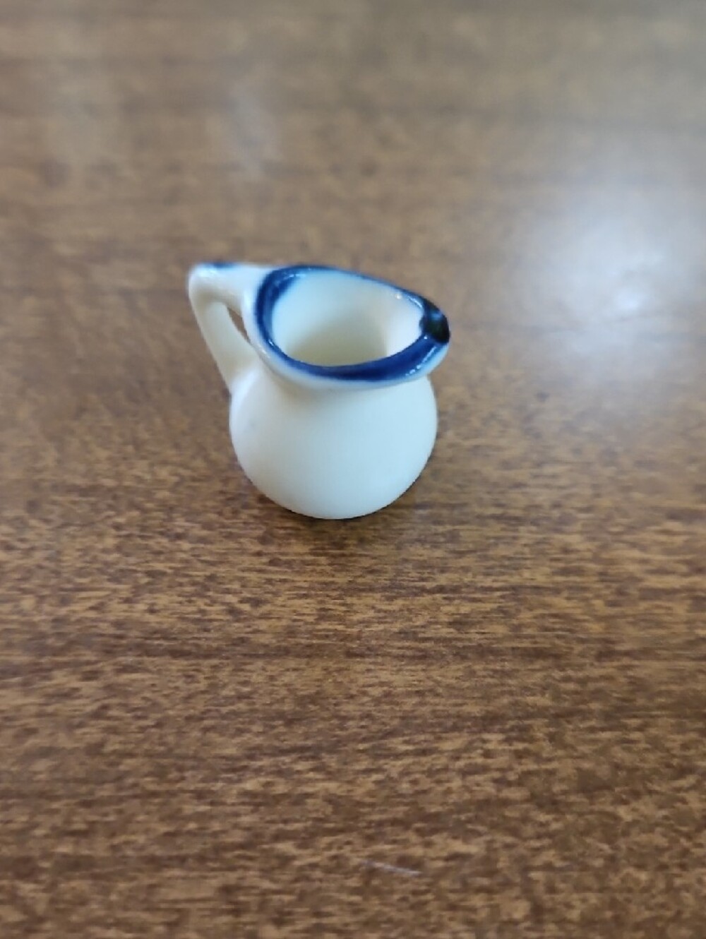 3 Delfts-Blue and White Porcelain Small Pitchers - Picture 15 of 16